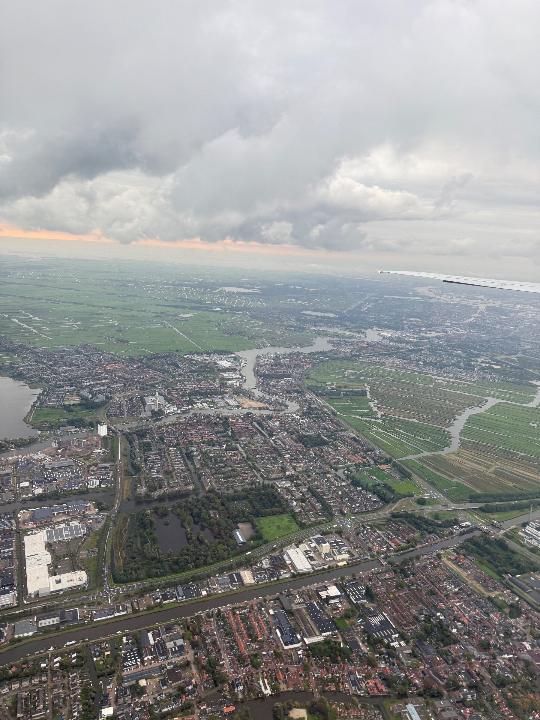 Ergens boven Amsterdam voor de landing